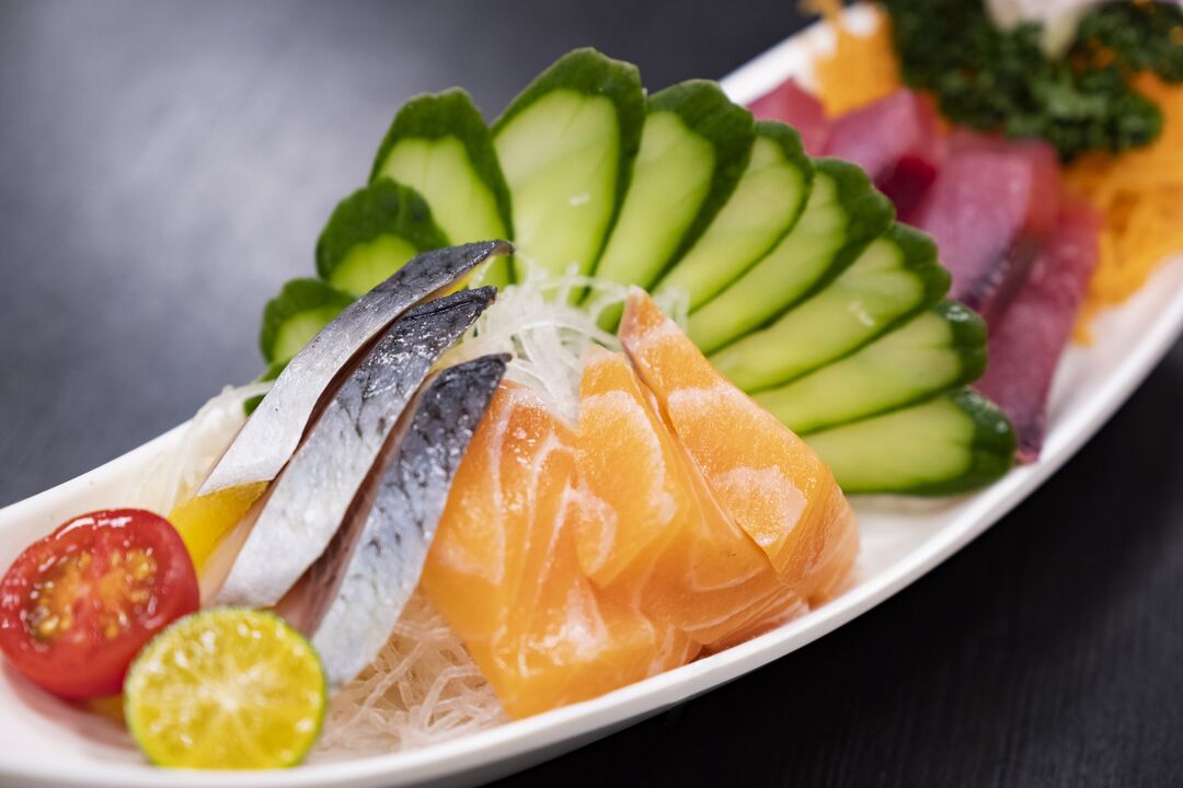 Riba i povrće su zdravi dijelovi keto dijete s niskim udjelom ugljikohidrata